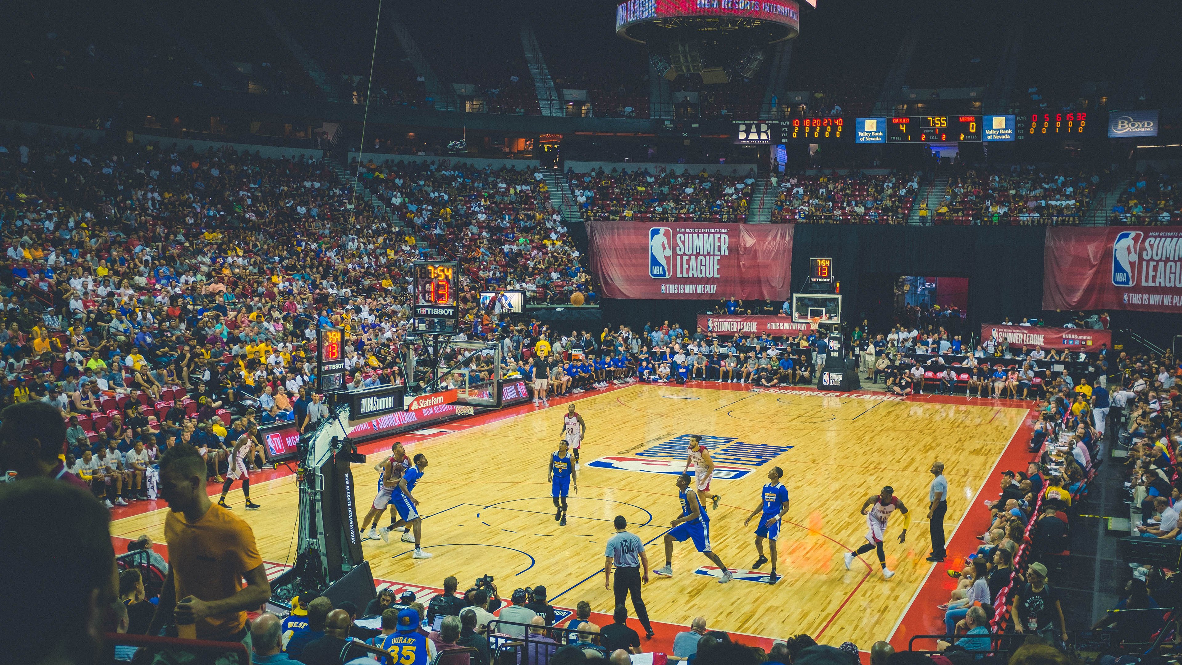 年度焦点之战之夜，伦纳德在聚光灯下证明自己