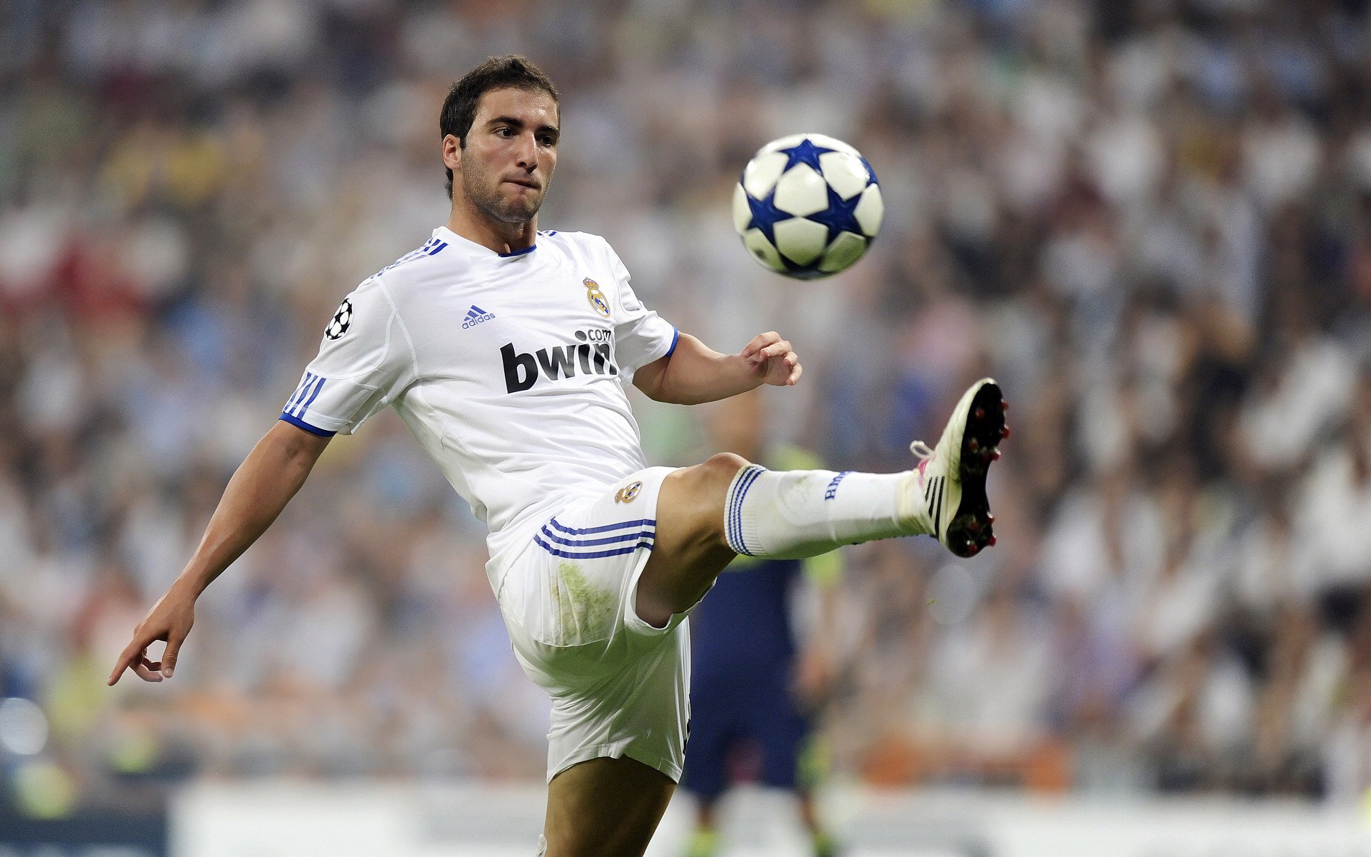 开云体育APP下载-蓝军鏖战伊斯坦布尔，福登一剑封喉惊艳欧陆